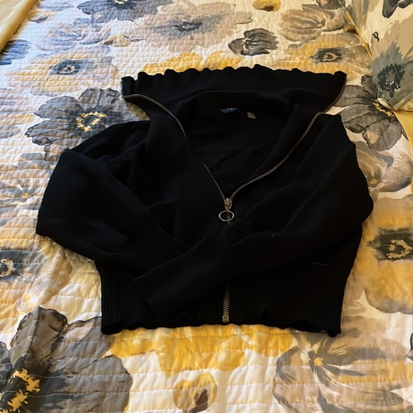 TAHARI BLACK SWEATER ZIP UP - Picture 4 of 5